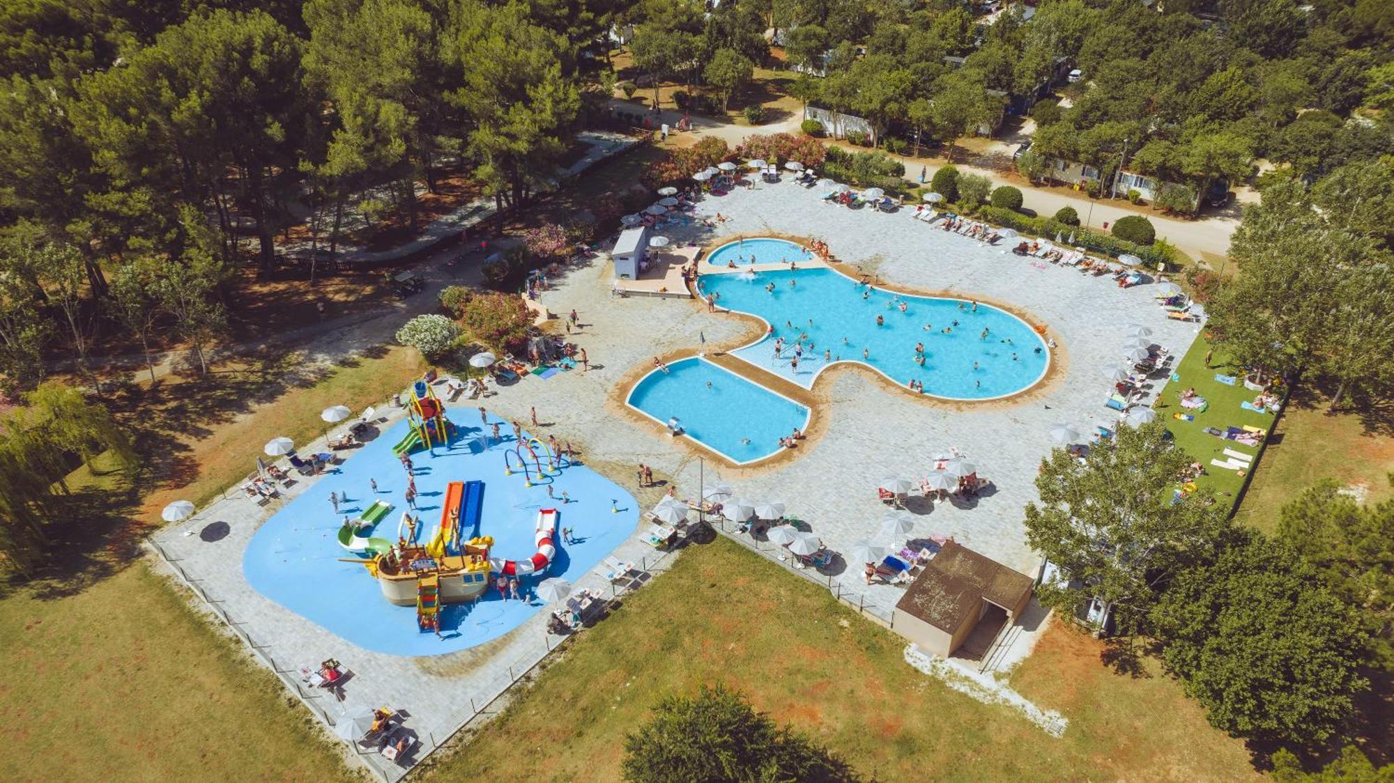 Camping Bi-Village - Roan Valbandon Bagian luar foto