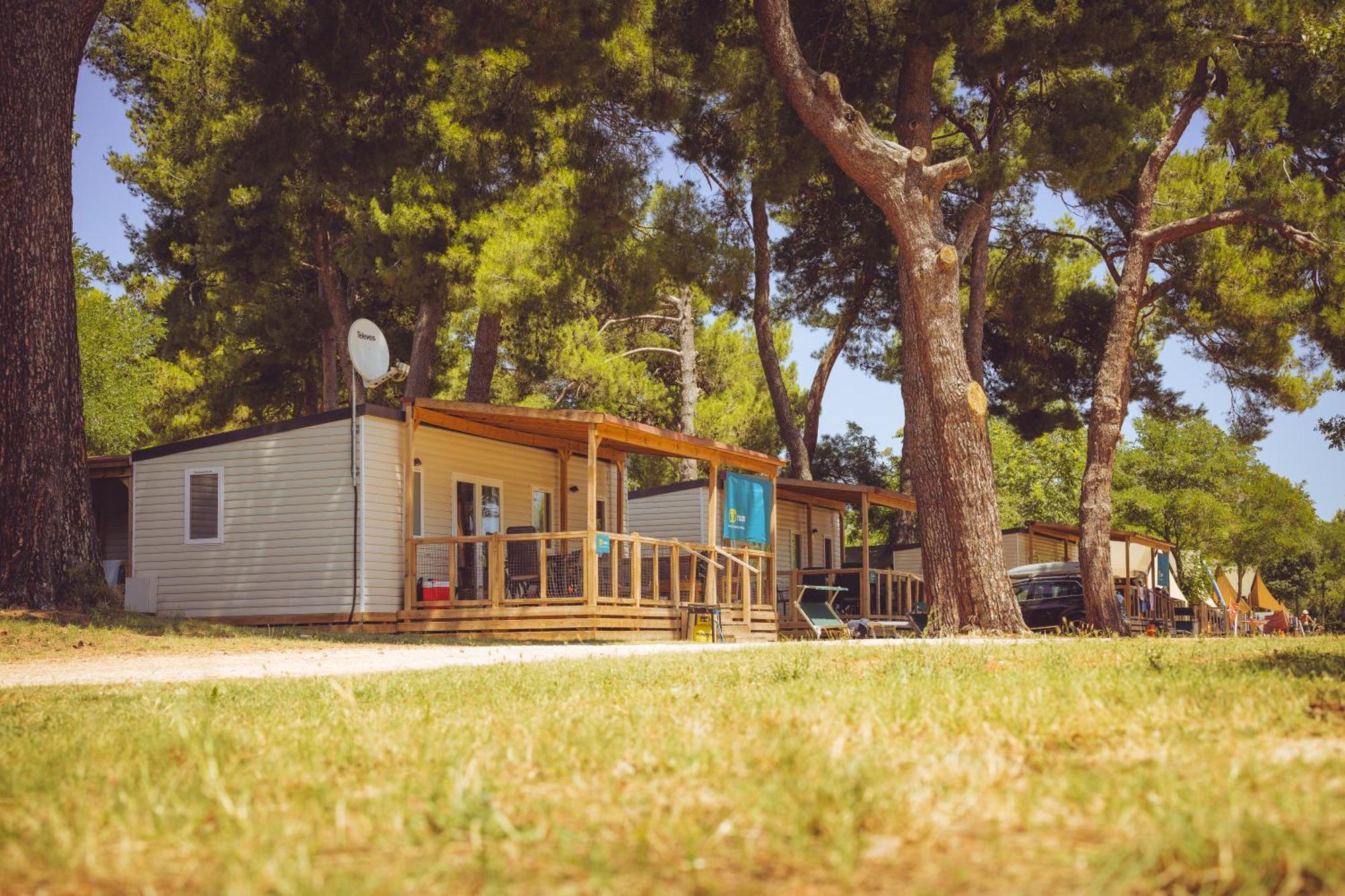 Camping Bi-Village - Roan Valbandon Bagian luar foto
