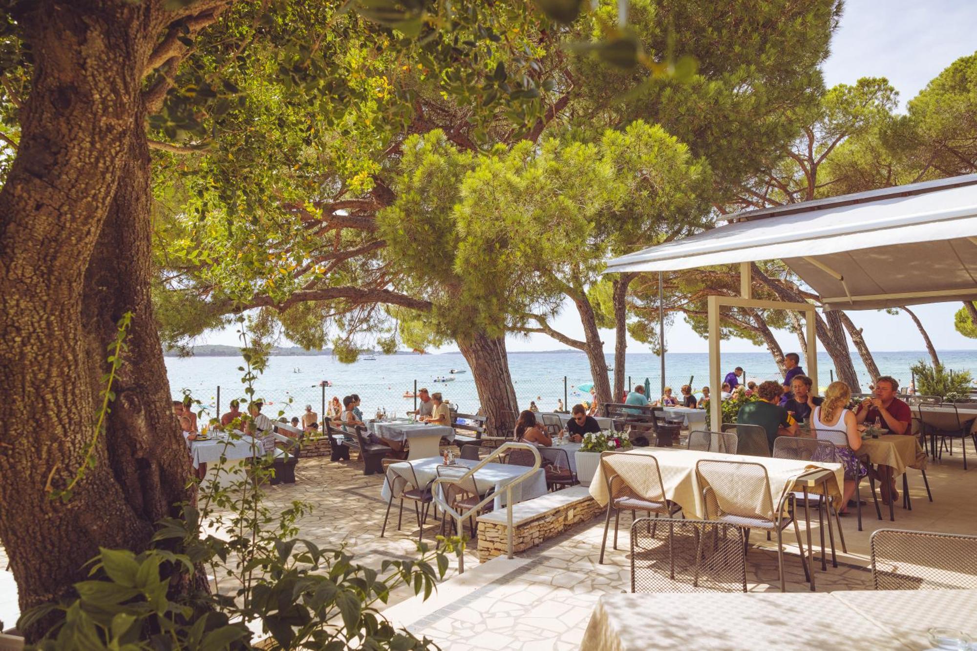 Camping Bi-Village - Roan Valbandon Bagian luar foto