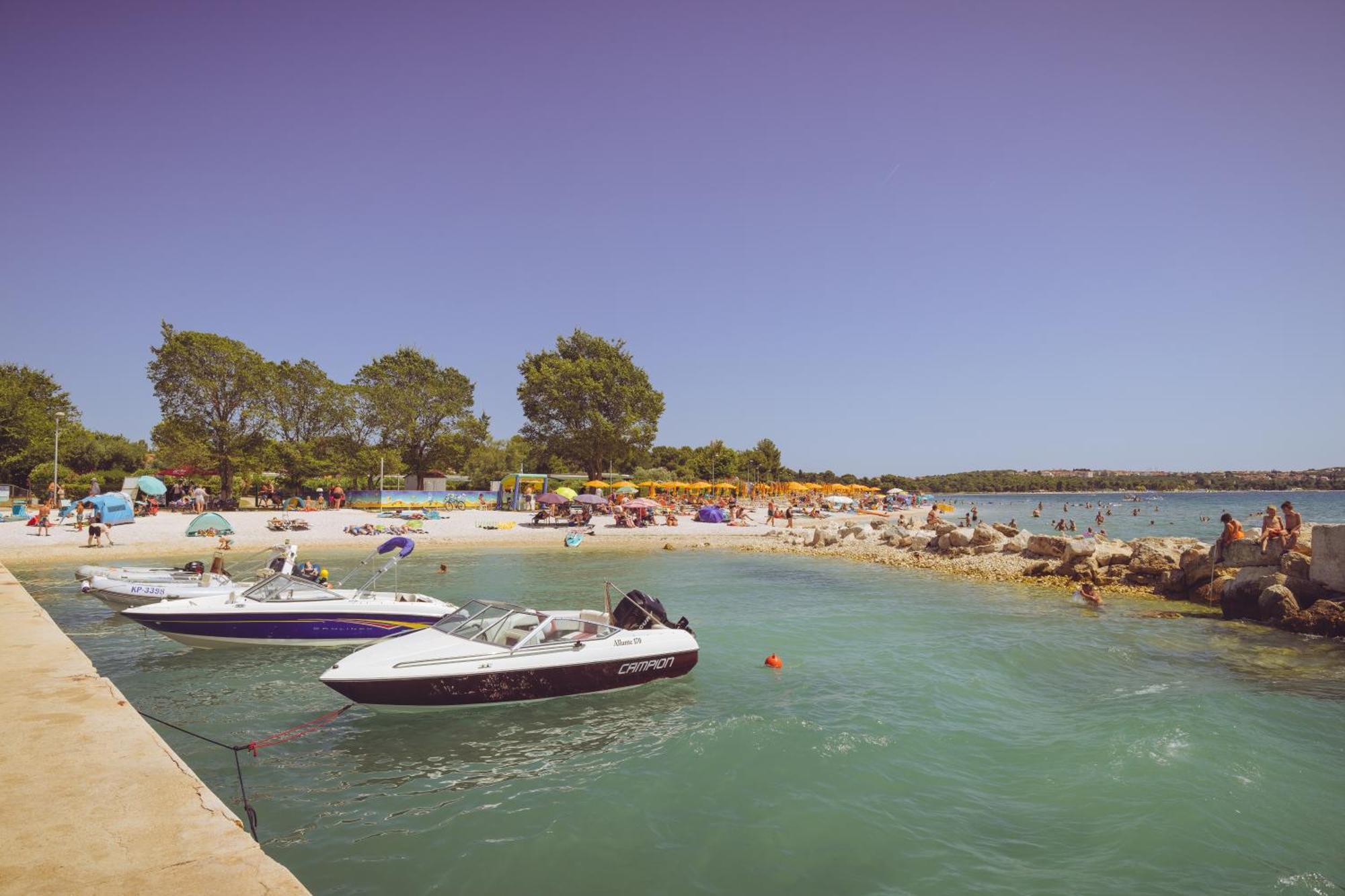 Camping Bi-Village - Roan Valbandon Bagian luar foto